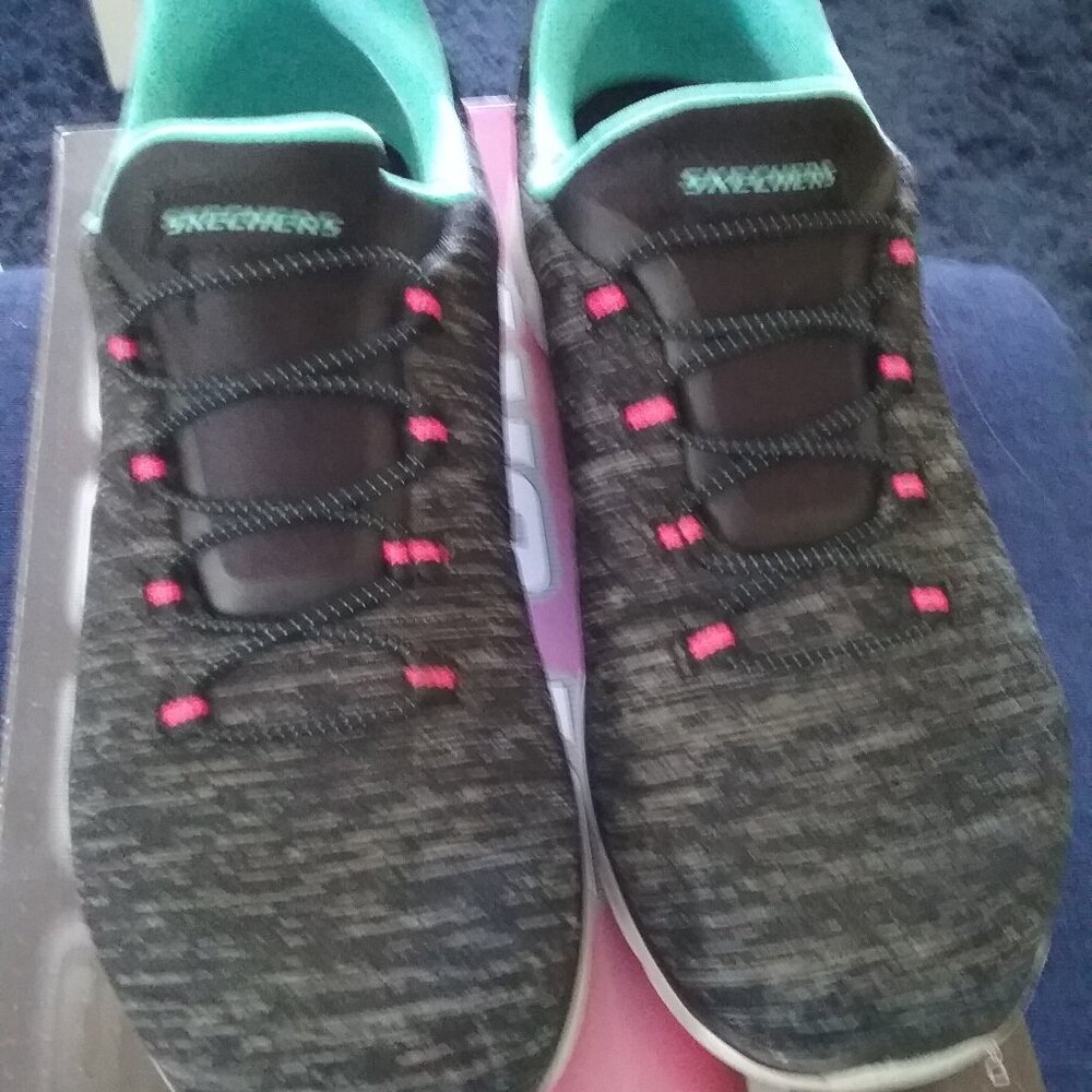 Skechers